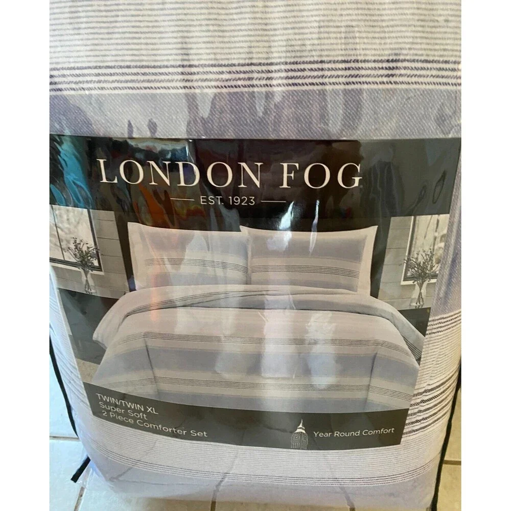 London Fog Super Soft 2 piece Comforter Set Blue White Stripes Twin/XL NIP